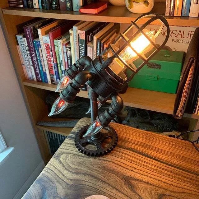 Steampunkowa lampa rakietowa